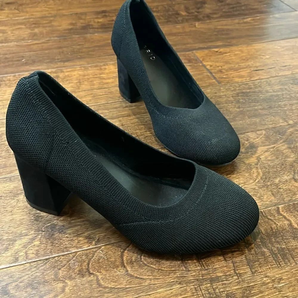 TORRID Black Stretch Knit Pump, size 8.5 WW